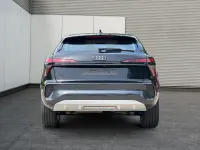 Neu Audi Q3 Sportback Basis 150 PS (110 kW) 2026 Mythosschwarz metallic SUV