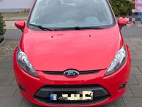 Gebraucht Ford Fiesta 60 PS (44 kW) 2011 Rot Kleinwagen