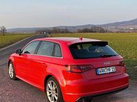Gebraucht Audi A3 Sport 179 PS (131 kW) 2015 Rot Limousine