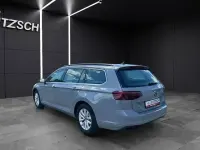 Gebraucht VW Passat Business 122 PS (89 kW) 2023 Grau Kombi