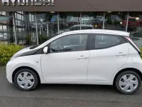 Gebraucht Toyota Aygo X-play 69 PS (50 kW) 2018 Weiß Kleinwagen