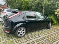 Gebraucht Ford Focus 105 PS (77 kW) 2011 Schwarz Limousine