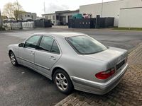 Second-hand Mercedes E200 163 CP (119 kW) 2001 Berlinǎ