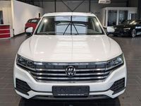Gebraucht VW Touareg 231 PS (169 kW) 2022 Weiß SUV