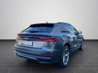 Gebraucht Audi Q8 Sport 286 PS (210 kW) 2023 Daytonagrau perleffekt (metallic) SUV