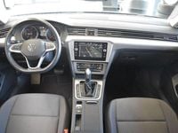 Gebraucht VW Passat 150 PS (110 kW) 2023 Grau Kombi