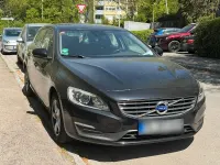Gebraucht Volvo V60 Momentum 136 PS (100 kW) 2014 Schwarz Kombi
