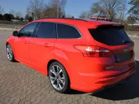 Gebraucht Ford Focus ST-Line 125 PS (91 kW) 2018 Rot Kombi