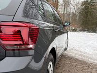 Gebraucht VW Polo Trendline 65 PS (47 kW) 2018 Grau Kleinwagen