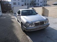 Gebraucht Mercedes E230 Elegance 150 PS (110 kW) 1996 Silber metallic Limousine