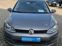 Gebraucht VW Golf VII Comfortline 86 PS (63 kW) 2014 Limestone grey metallic Kleinwagen