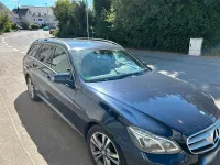 Gebraucht Mercedes E220 163 PS (119 kW) 2013 Blau Kombi
