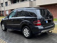 Gebraucht Mercedes ML320 224 PS (164 kW) 2007 Schwarz SUV