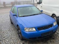 Second-hand Audi A3 101 CP (74 kW) 1996 Albastru Hatchback