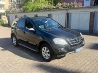 Second-hand Mercedes ML320 224 CP (164 kW) 2008 Negru SUV