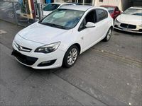 Gebraucht Opel Astra 116 PS (85 kW) 2013 Weiß Limousine