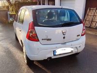 Gebraucht Dacia Sandero 75 PS (55 kW) 2009 Weiß Limousine