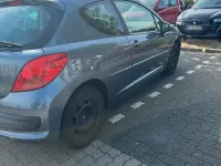 Gebraucht Peugeot 308 75 PS (55 kW) 2007 Violet Kleinwagen