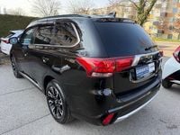 Gebraucht Mitsubishi Outlander P-HEV Plus 121 PS (88 kW) 2017 Schwarz SUV