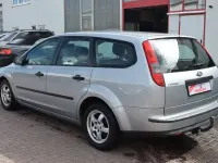 Gebraucht Ford Focus Trend 101 PS (74 kW) 2005 Silber Limousine