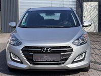 Second-hand Hyundai i30 Classic 101 CP (74 kW) 2015 Argintiu Berlinǎ