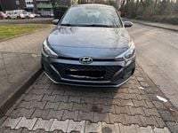 Gebraucht Hyundai i20 Active 101 PS (74 kW) 2018 Grau Kleinwagen