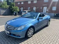 Gebraucht Mercedes E200 Avantgarde 184 PS (135 kW) 2010 Blau Cabrio
