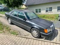 Gebraucht Mercedes 300 147 PS (108 kW) 1992 Schwarz Limousine