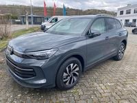 Neu VW Tiguan Life 150 PS (110 kW) 2025 Delfingrau metallic SUV