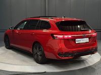 Gebraucht VW Passat Style 150 PS (110 kW) 2024 Chilirot metallic Kombi