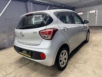 Gebraucht Hyundai i10 Classic 69 PS (50 kW) 2018 Silber Kleinwagen