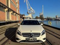 Gebraucht Mercedes A180 122 PS (89 kW) 2013 Weiß Kleinwagen