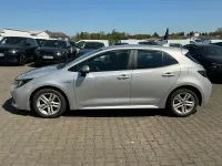 Używany Toyota Corolla 98 KM (72 kW) 2021 Srebrny Sedan/Limuzyna
