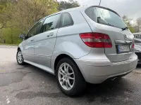 Gebraucht Mercedes B180 109 PS (80 kW) 2010 Silber Van / Kleinbus