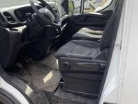 Second-hand Iveco Daily 156 CP (114 kW) 2017 Van