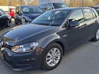 Gebraucht VW Golf VII Trendline 110 PS (80 kW) 2015 Grau Limousine