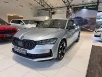 Neu Skoda Superb SportLine 204 PS (150 kW) 2025 Aluminiumsilber metallic Kombi