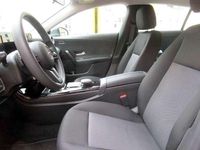 Gebraucht Mercedes CLA200 150 PS (110 kW) 2023 Mountaingraumetallic Kombi