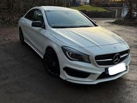 Gebraucht Mercedes CLA200 AMG line 136 PS (100 kW) 2014 Weiß Coupé