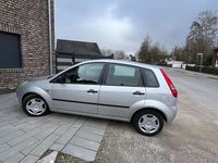 Gebraucht Ford Fiesta 69 PS (50 kW) 2004 Grau Kleinwagen