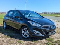 Gebraucht Hyundai i30 Classic 99 PS (72 kW) 2014 Schwarz Limousine