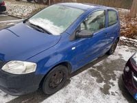 Gebraucht VW Fox Basis 60 PS (44 kW) 2011 Blau Kleinwagen