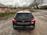 Gebraucht Ford Focus 101 PS (74 kW) 2013 Schwarz Kombi