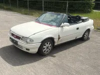 Używany Opel Astra Cabriolet 75 KM (55 kW) 1997 Biały Kabriolet