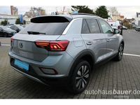 Gebraucht VW T-Roc Move 150 PS (110 kW) 2024 Silber / pyrit silber (metallic) SUV