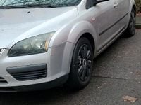 Gebraucht Ford Focus 90 PS (66 kW) 2006 Silber Kleinwagen