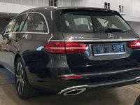 Gebraucht Mercedes E300 Avantgarde 194 PS (142 kW) 2021 Grau Limousine