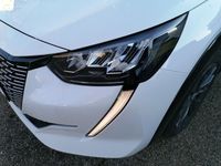 Gebraucht Peugeot e-208 Active 100 kW (136 PS) 2021 Lack weiss banquise/typ aussen Kleinwagen
