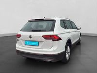 Gebraucht VW Tiguan Allspace Highline 150 PS (110 kW) 2022 Weiß SUV