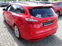Gebraucht Ford Focus ST 250 PS (183 kW) 2014 Rot Limousine